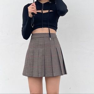 ARITZIA (Sunday Best Skirt)
